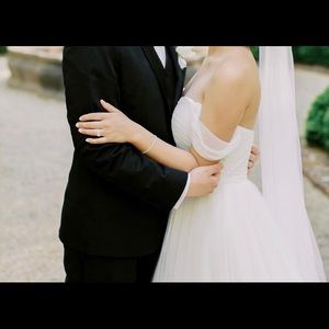 Jenny Yoo Size 8 wedding dress. Size 6 in regular dress size.